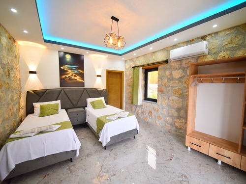  gece  -  Kasım
  | Kalkan Akbel'de Romantik Jakuzili Villa Tatili: Korunaklı Havuz ve Özel Anlar